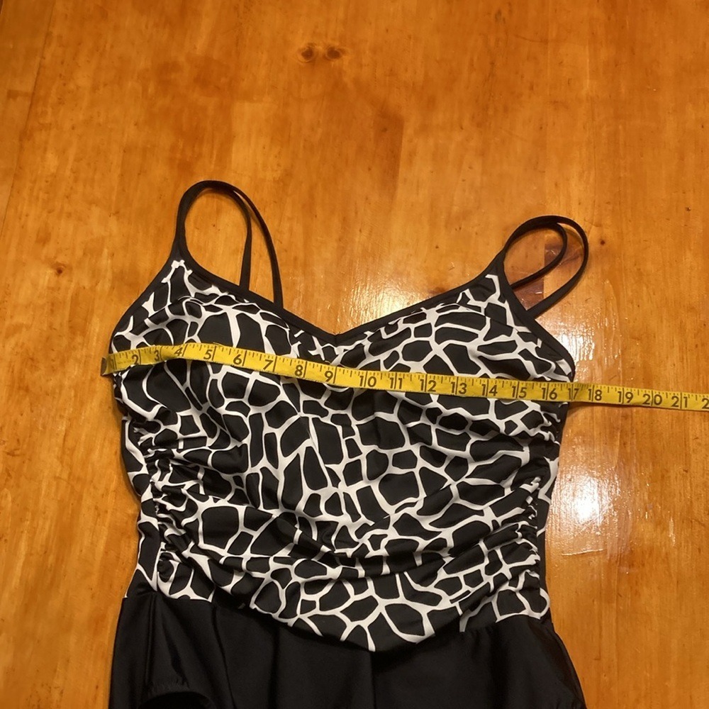 Croft & Barrow Giraffe Print One Piece Swimsuit Black White Size 14 - Picture 5 of 11